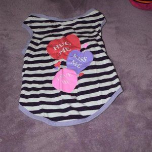 🧡4 for $20 Dog Shirt Muscle Top Striped M Hug Me Kiss Me Love Puppy Valentine